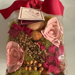 Garden Route Lovely Rose Pink and Red Potpourri Gift Set NWT